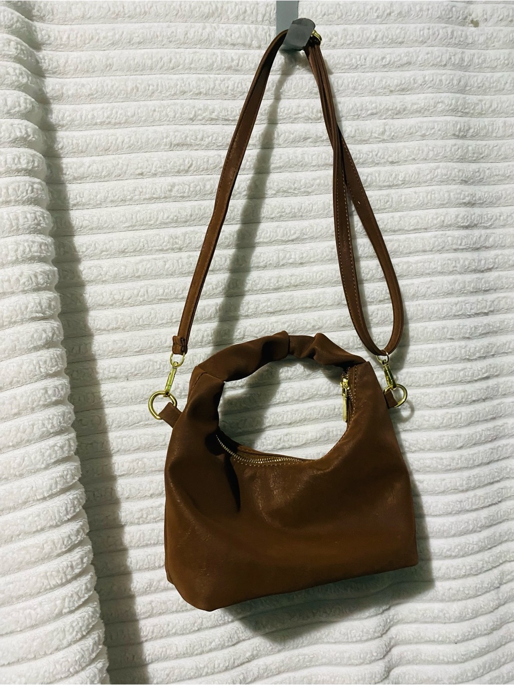 Classic Brown Shoulder Bag with Scrunch Handle and Detachable Strap